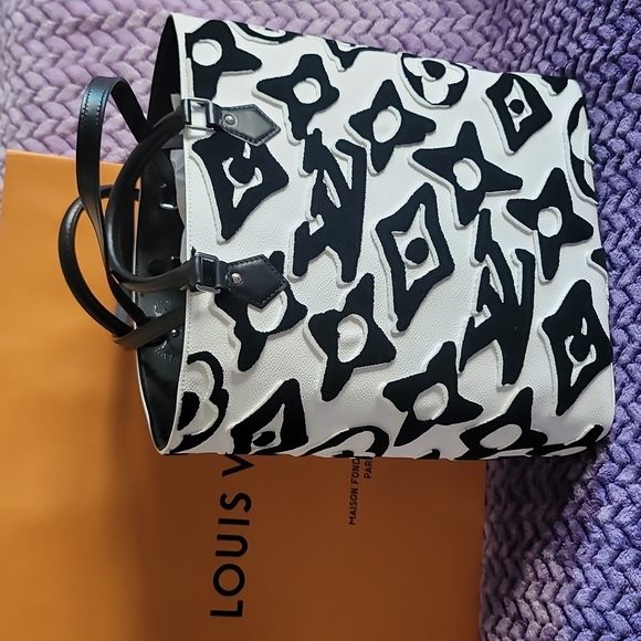 LOUIS VUITTON Monogram Giant White Black Cabas Bag Limited Urs Fischer LVxUF New - Picture 13 of 17